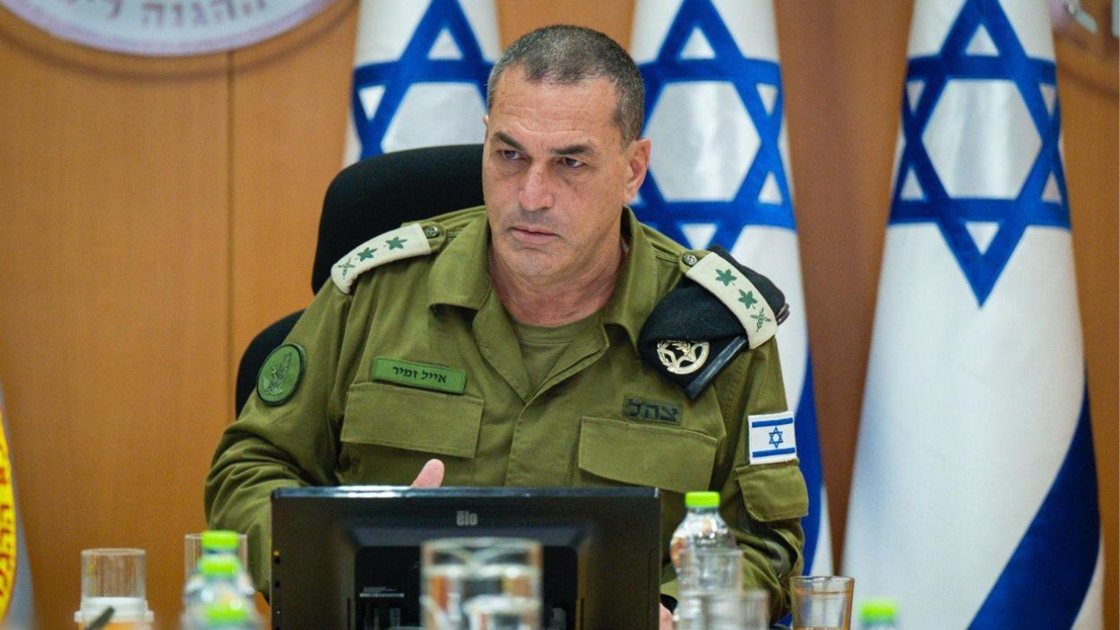 El jefe del Ejército de Israel,  Eyal Zamir, durante una reunión. EP.