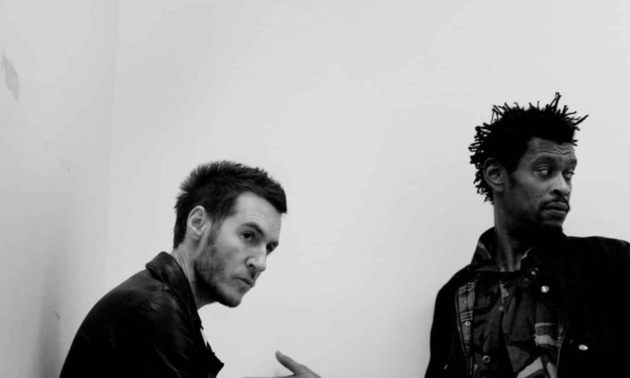 Massive Attack. Redes sociales