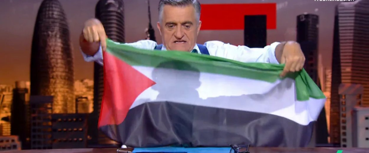 Wyoming saca la bandera palestina para responder a la prohibición de Ayuso: "Recuerdo cuando le afectaban las tragedias"