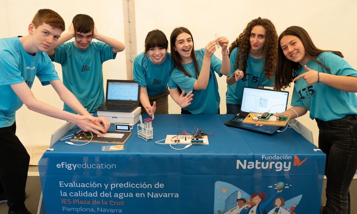Jóvenes participantes del Certamen Tecnológico Efigy de Fundación Naturgy desarrollando proyectos de innovación y eficiencia energética. NATURGY