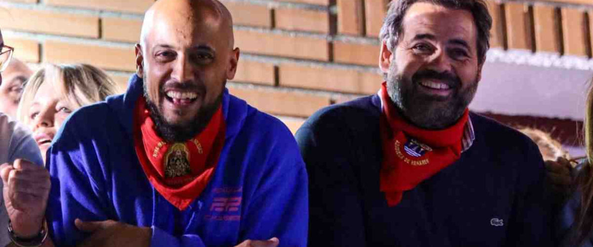 El PP mancha las fiestas de Azuqueca y jalea insultos contra Pedro Sánchez desde el balcón del Ayuntamiento