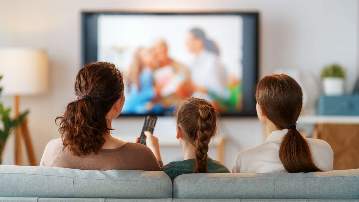 El truco casero para limpiar tu televisor sin dañarlo y dejarlo como nuevo