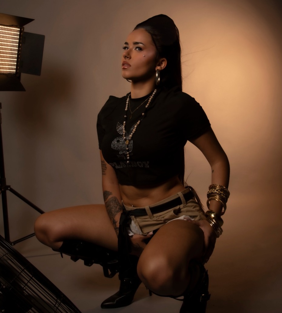 l0rna en 'Gangsta Girls Gallery'