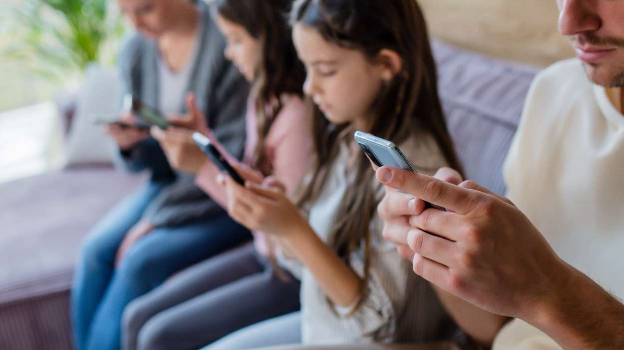 El truco para detectar si tu hijo sufre “FOMO” por las redes sociales