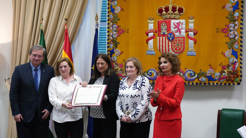 EuropaPress 6546777 vicepresidenta primera gobierno ministra hacienda maria jesus montero junto