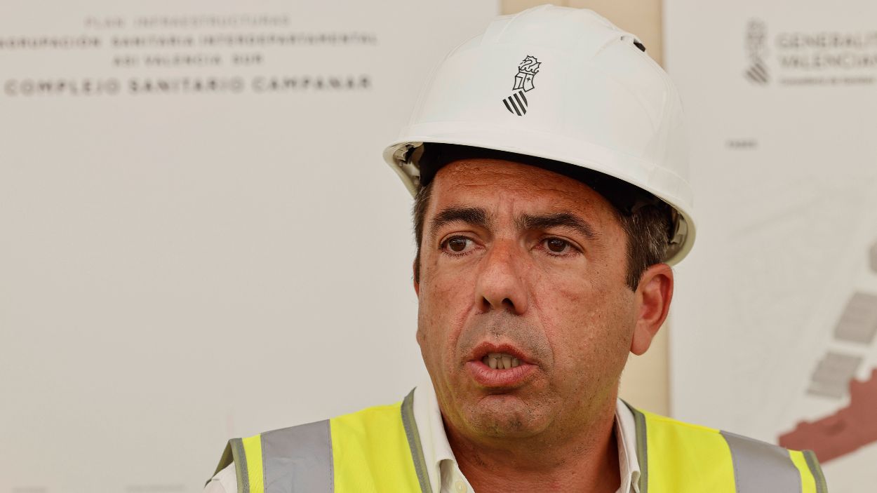El president de la Generalitat, Carlos Mazón, visita las obras del complejo sanitario Campanar, a 27 de junio de 2025, en Valencia. EP