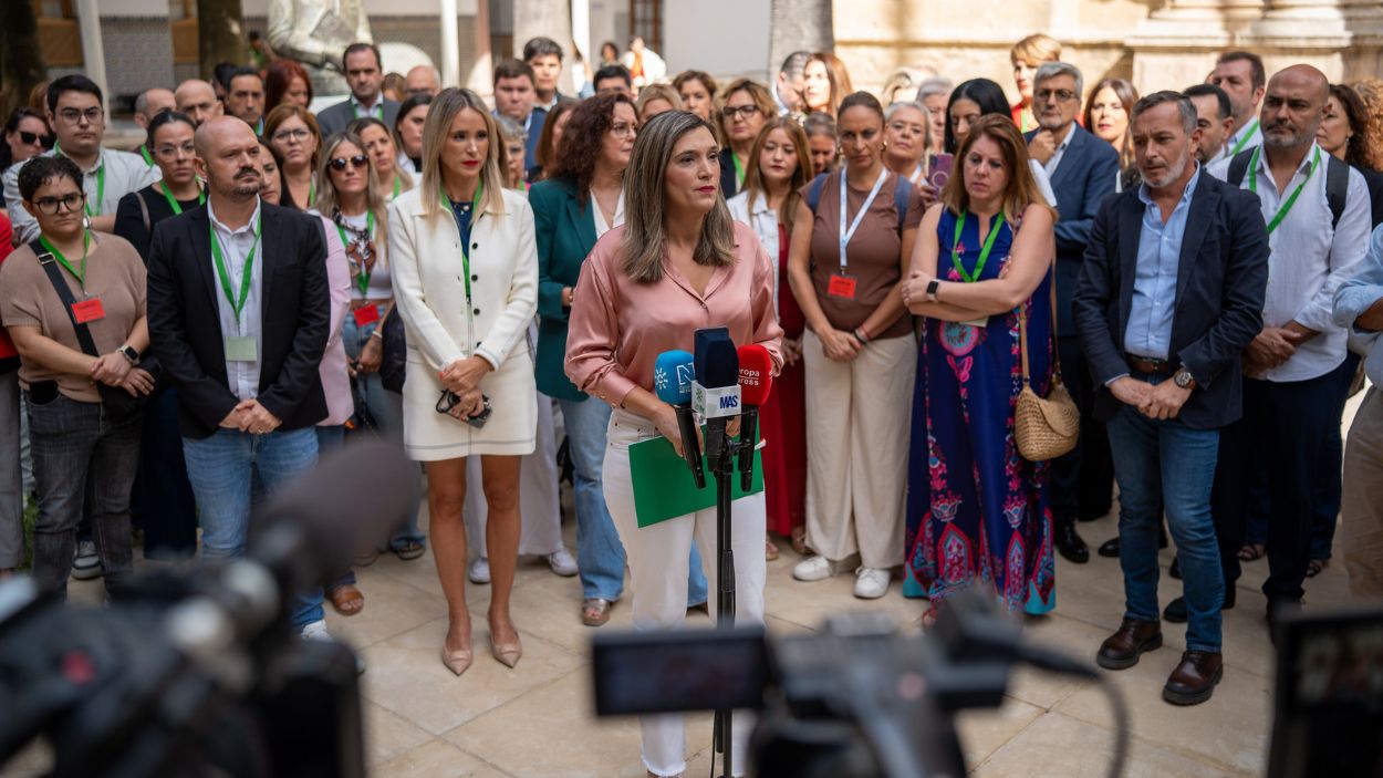 María Márquez presenta la proposición de ley educativa en el Parlamento