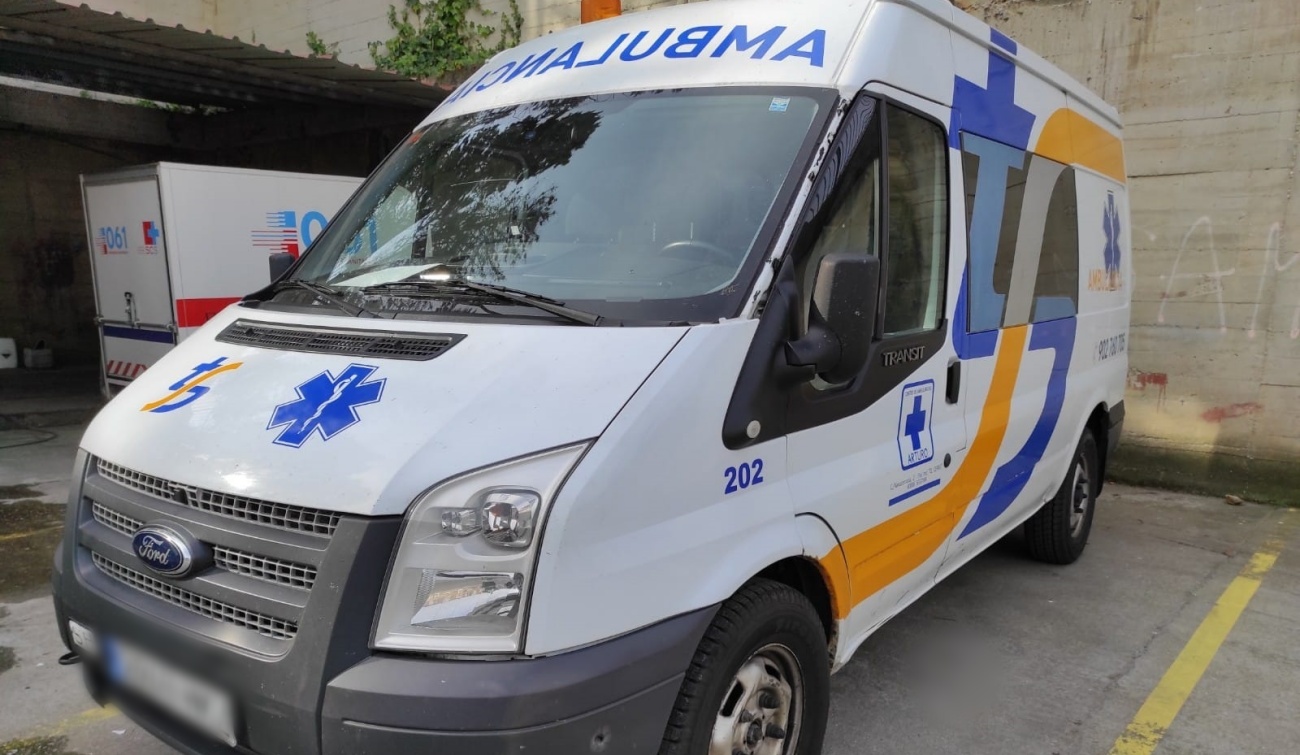 Imagen de archivo de una ambulancia de Cantabria. (Foto: EP)