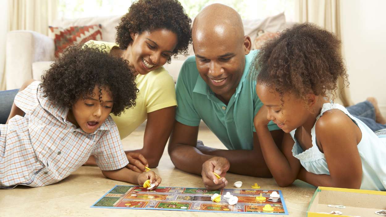 Casi dos tercios de las personas refuerzan los lazos familiares con los juegos de mesa