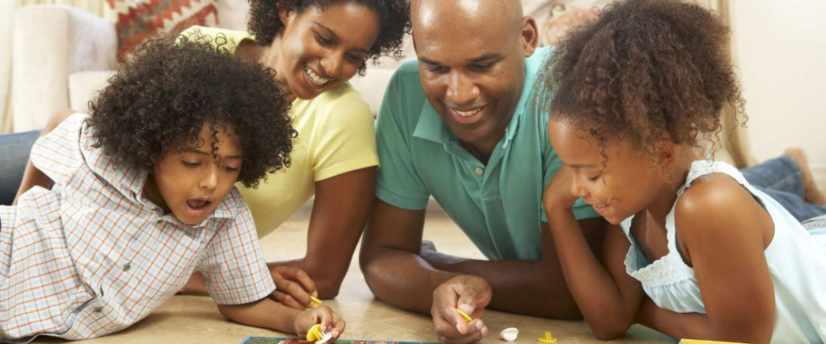 Casi dos tercios de las personas utilizan los juegos de mesa para disfrutar con su familia