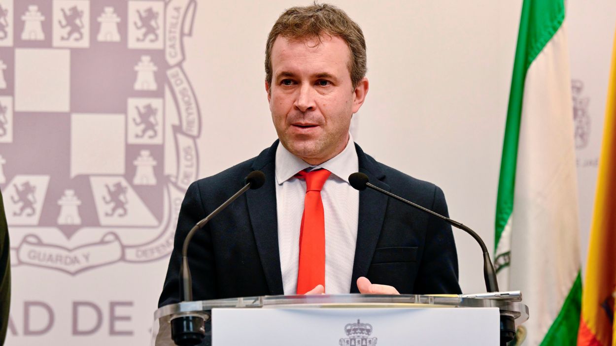 El alcalde de Jaén, Julio Millán, durante una rueda de prensa
