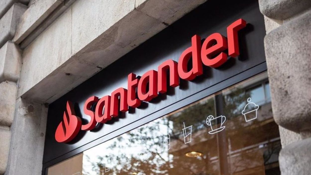Fachada de una sucursal del banco Santander