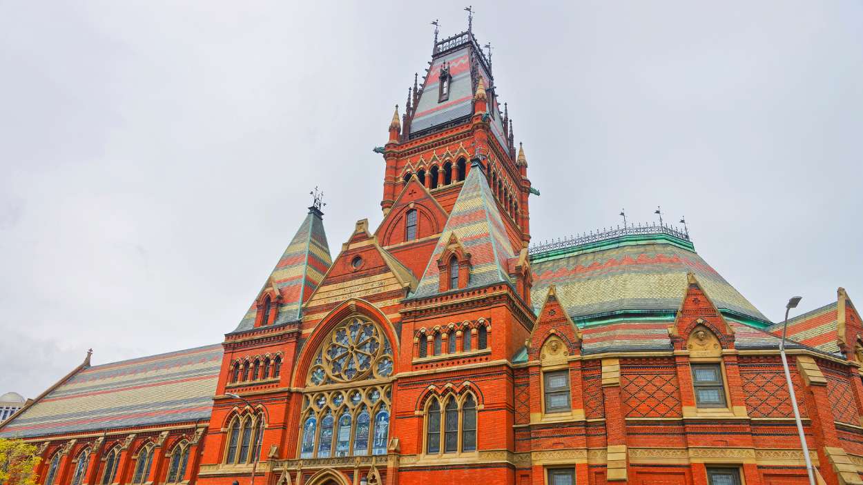 Memorial Hall de la Universidad de Harvard en Cambridge