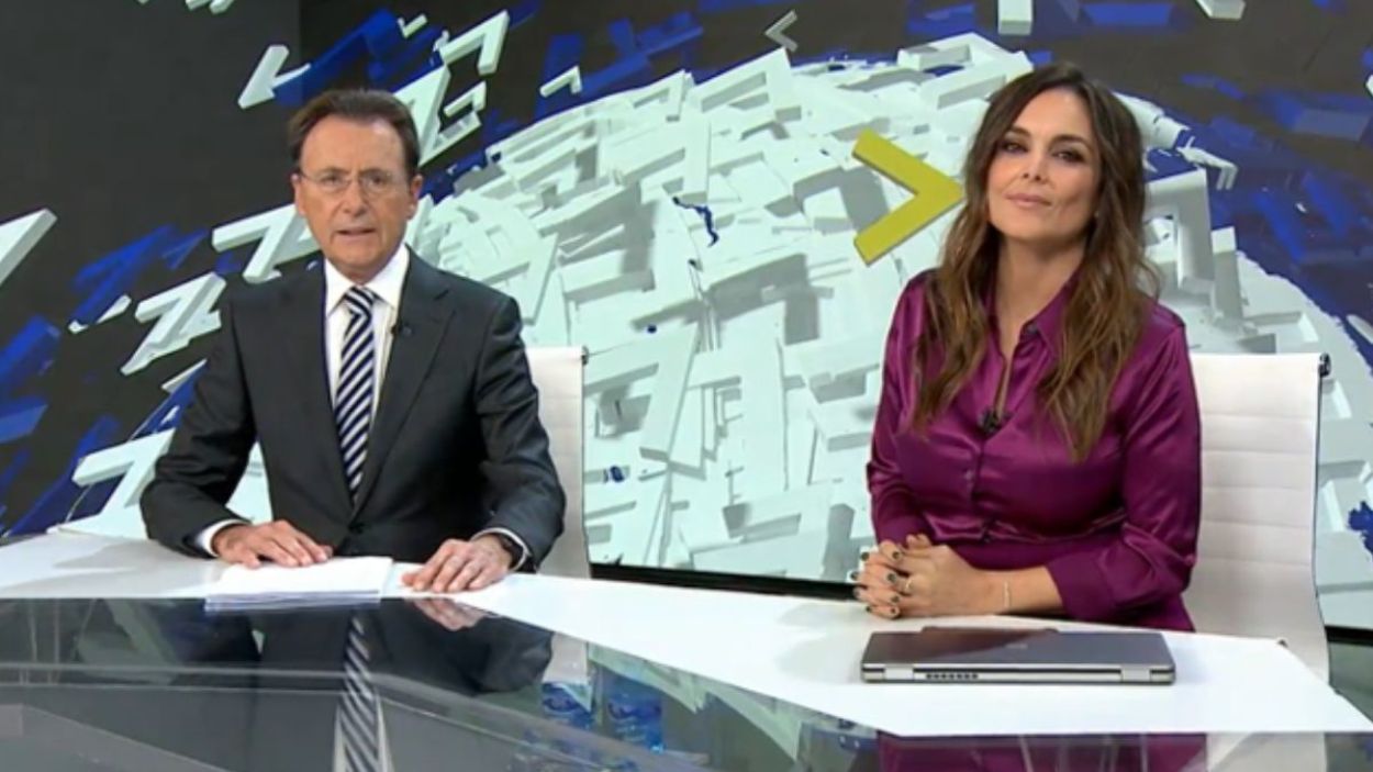 Matías Prats y Mónica Carrillo en 'Antena 3 Noticias'. Atresmedia