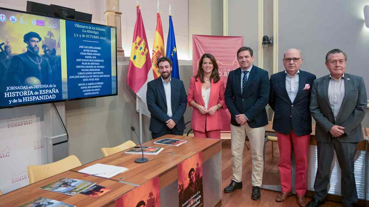 Presentación de las 'Jornadas en defensa de la historia de España y de la Hispanidad'. Diputación de Ciudad Real.