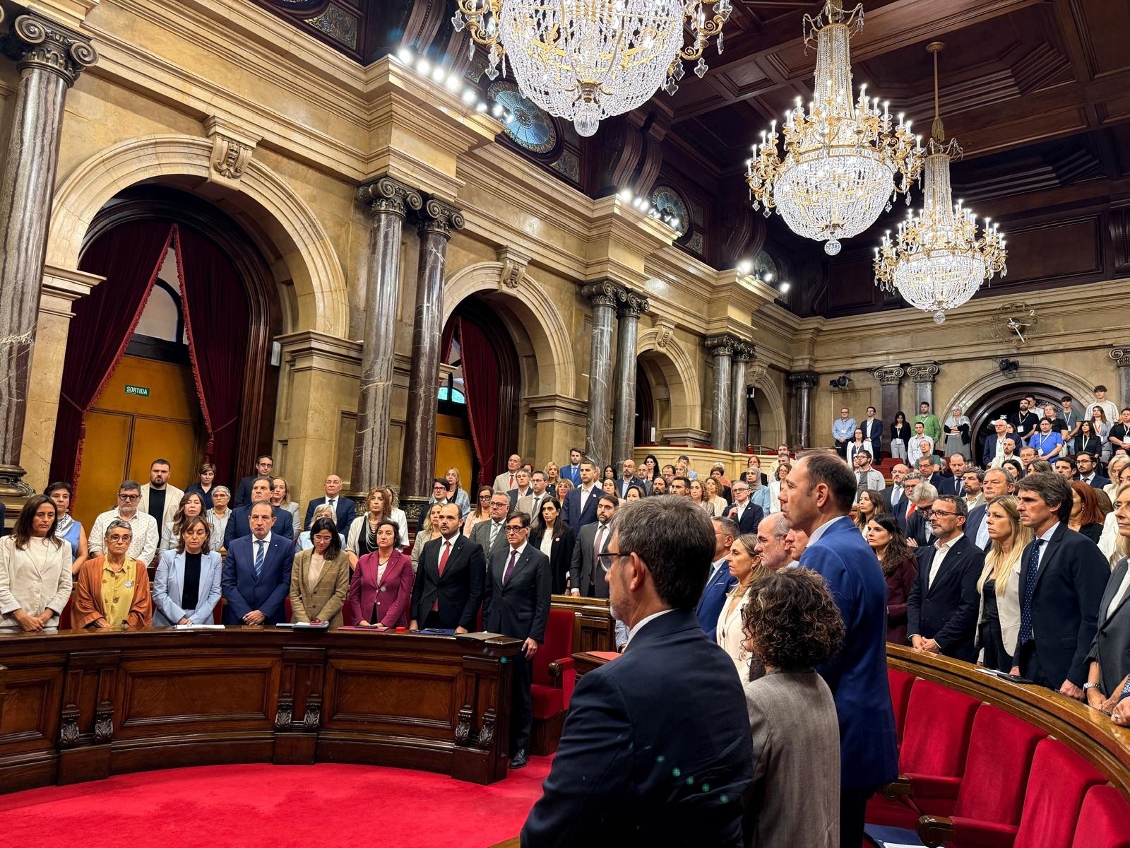 El Parlament de Cataluña guarda un minuto de silencio por Gaza. EP