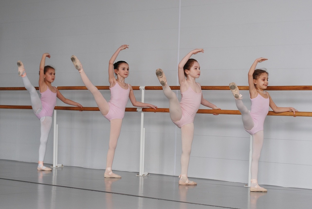 Niñas haciendo ballet. (Foto. EP)