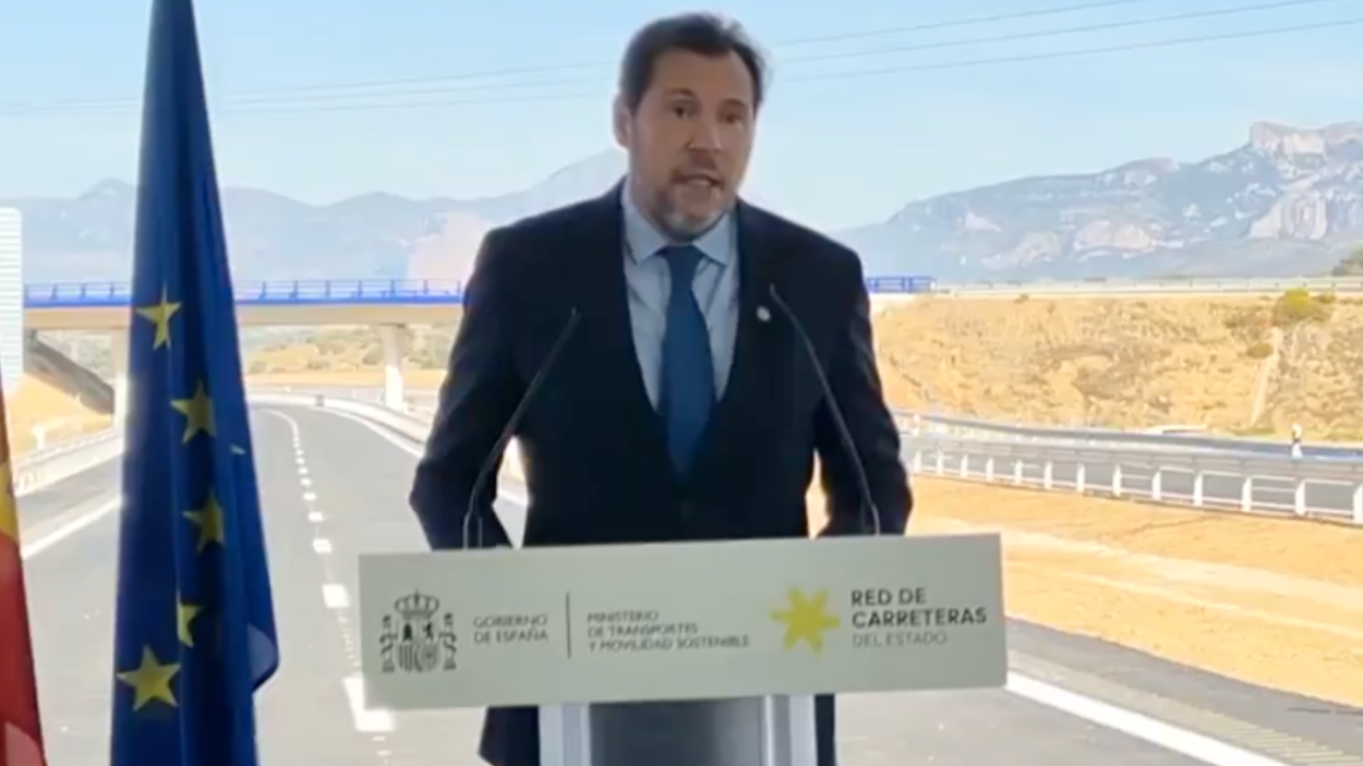 Óscar Puente en la inauguración de la autovía A-22 (X / OSCAR_PUENTE_)