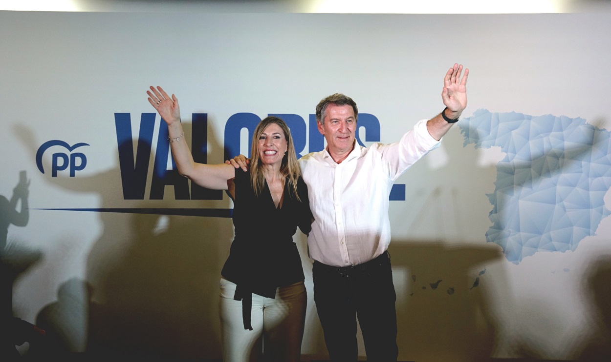La presidenta de Extremadura, María Guardiola, y el presidente del PP, Alberto Núñez Feijóo