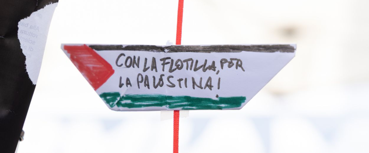Los miembros de la flotilla a Gaza interceptados por Israel desembarcan en el Puerto de Ashdod