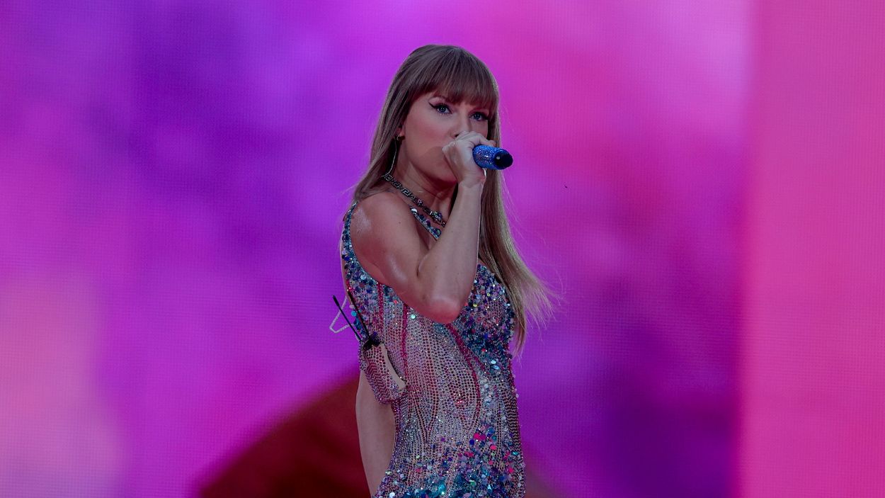 La cantante Taylor Swift durante la primera de sus dos actuaciones en el Estadio Santiago Bernabéu, a 29 de mayo de 2024, en Madrid (España). EP