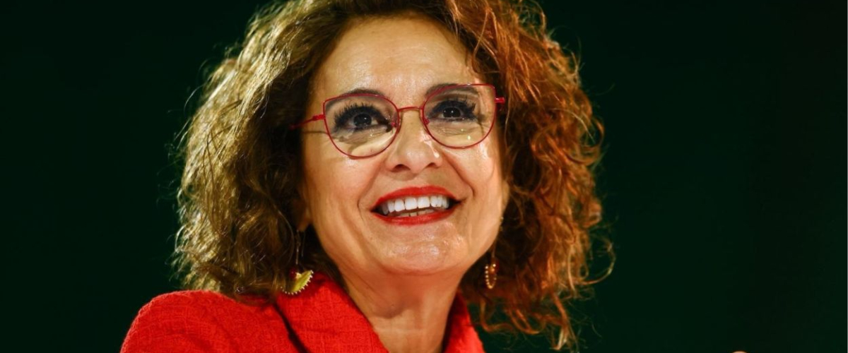 Montero reivindica la sanidad pública frente a la crisis del cáncer de mama: "Nos jugamos la vida"