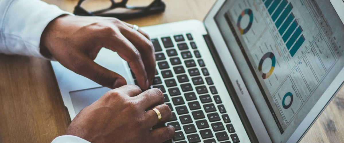Ser especialista digital se nota: En España cobran ya un 50% más que el resto de trabajadores