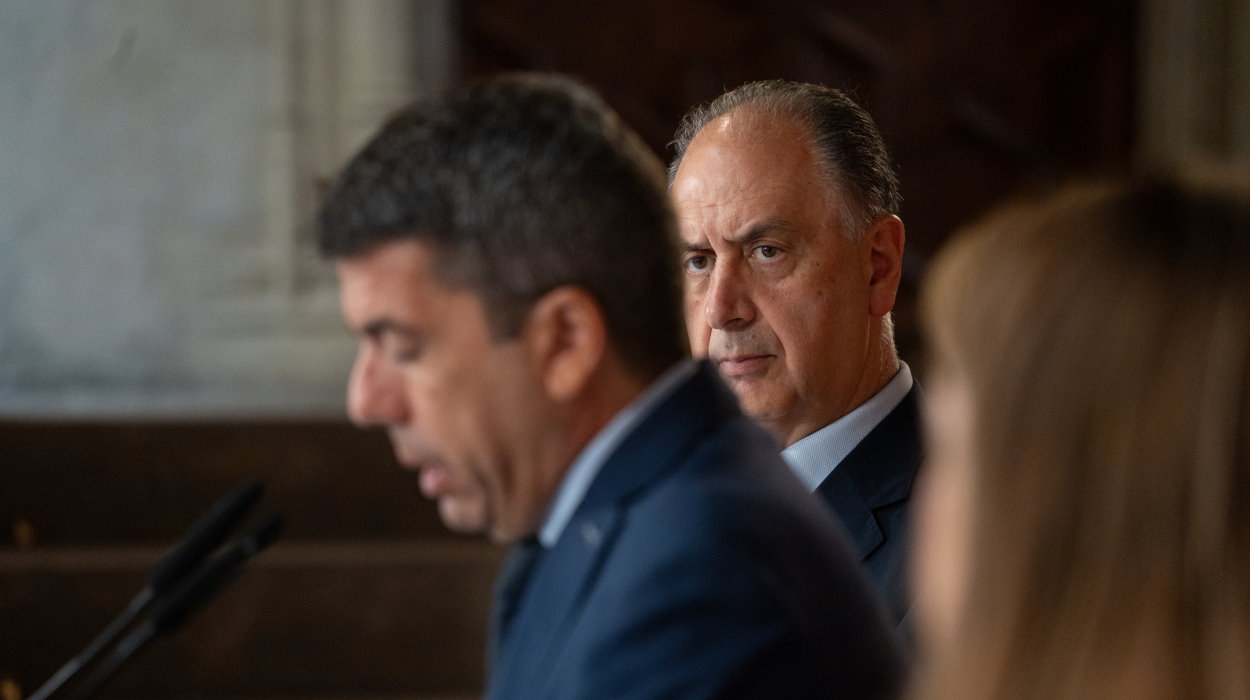 El Conseller de Emergencias e Interior, Juan Carlos Valderrama, y el president de la Generalitat, Carlos Mazón. EP.