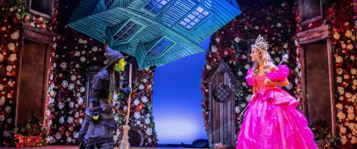 Wicked, mucho más que un musical: te hará desafiar la gravedad mientras te enseña temas como el racismo o el bullying