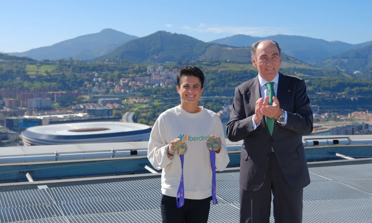 Ignacio Galán recibe en Torre Iberdrola a María Pérez tras sus dos oros en Tokio. IBERDROLA