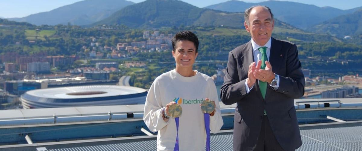Ignacio Galán felicita a María Pérez en Torre Iberdrola por su histórico doble oro en el Mundial de Tokio 2025