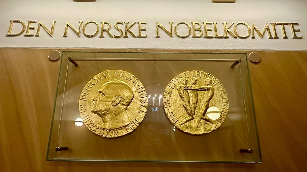 La medalla del Premio Nobel de la Paz. EP.