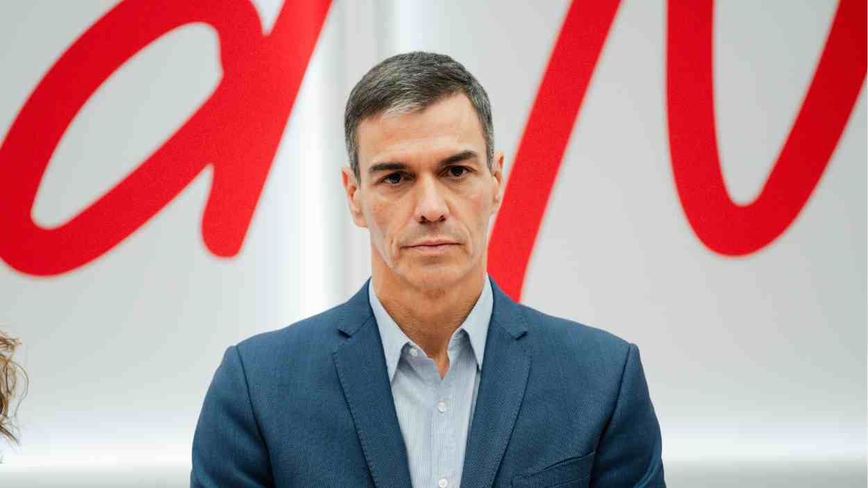 Detenidos dos hackers que filtraron datos personales de Sánchez. EP