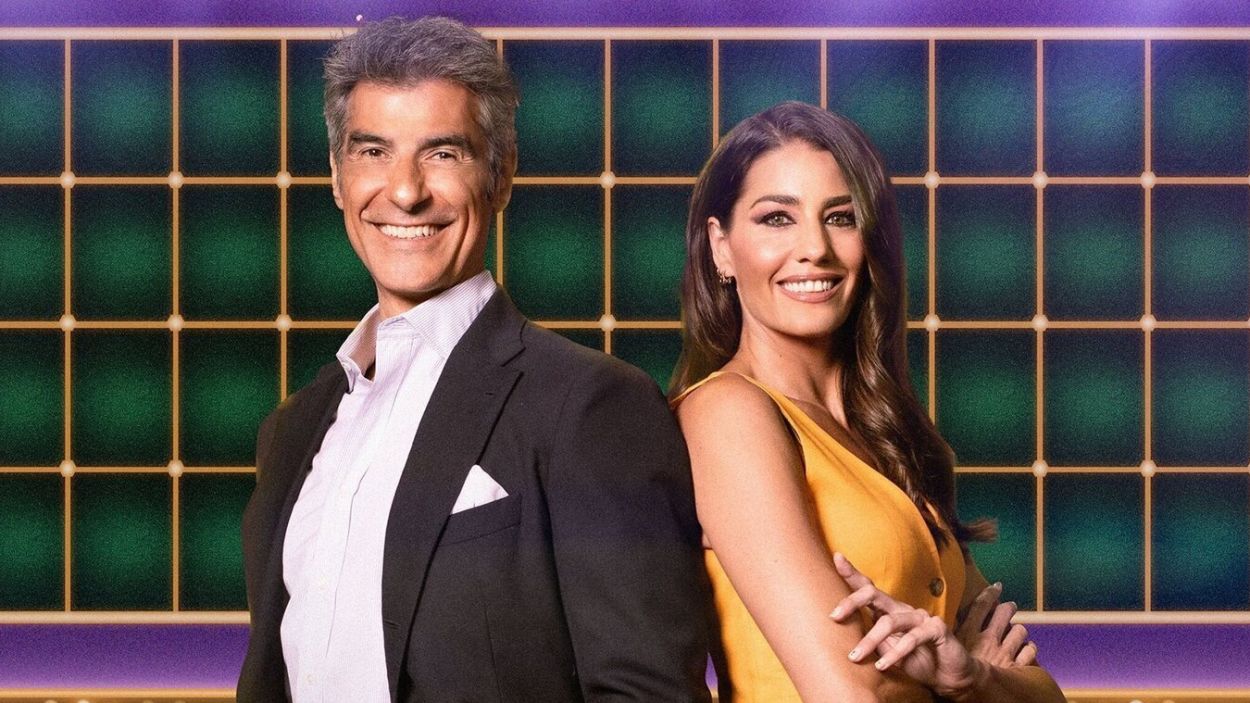 Jorge Fernández y Laura Moure, presentadores de 'La Ruleta de la Suerte Noche' (ATRESMEDIA)