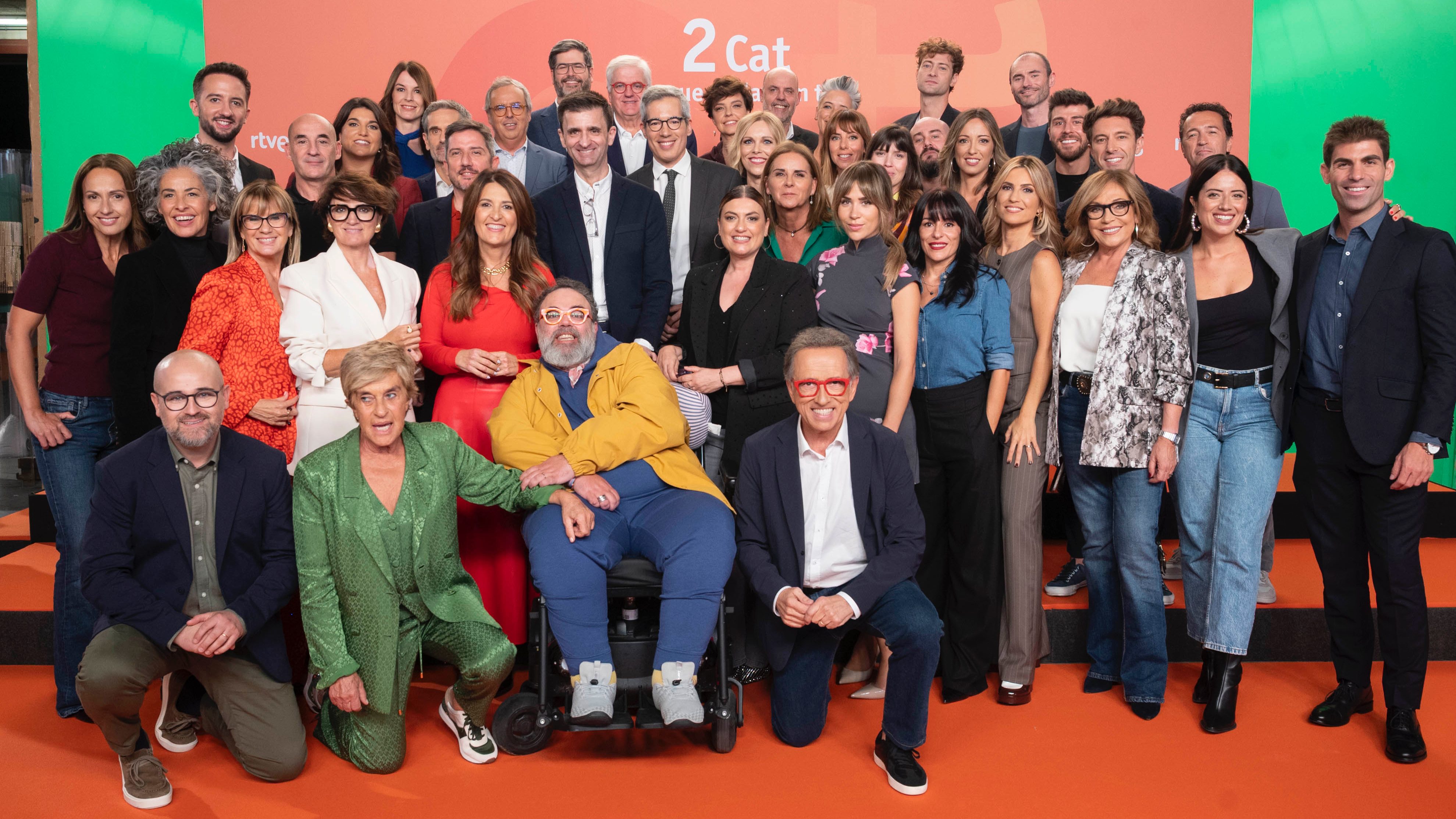 Foto de familia de La 2Cat (RTVE)