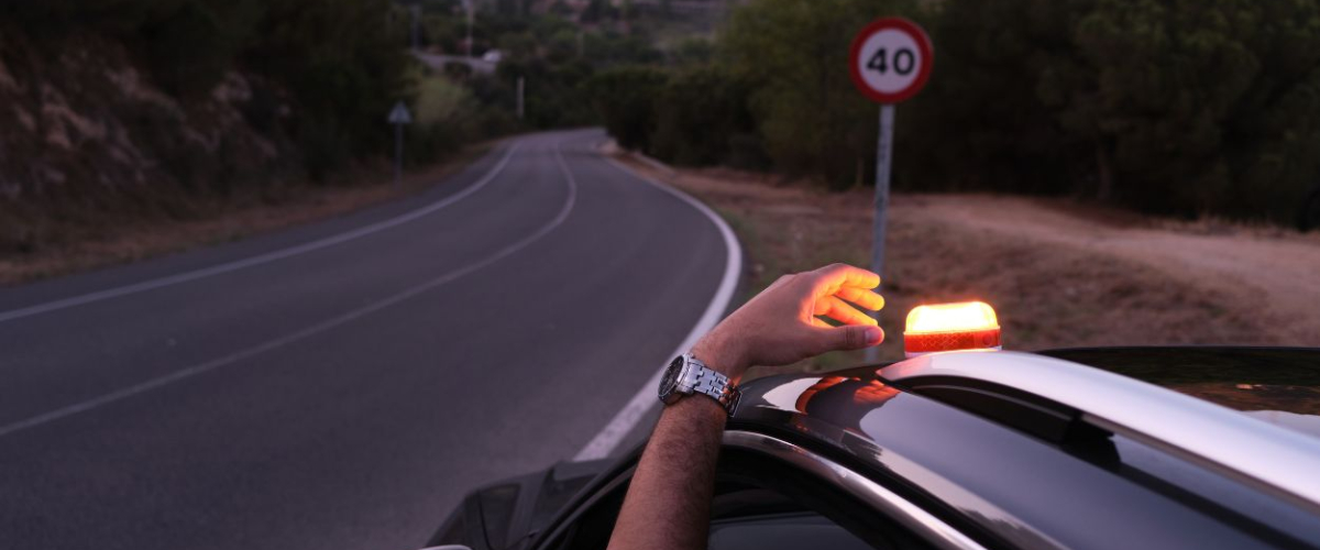 Adelántate a la prohibición de los triángulos: Movistar ofrece la baliza de emergencia conectada