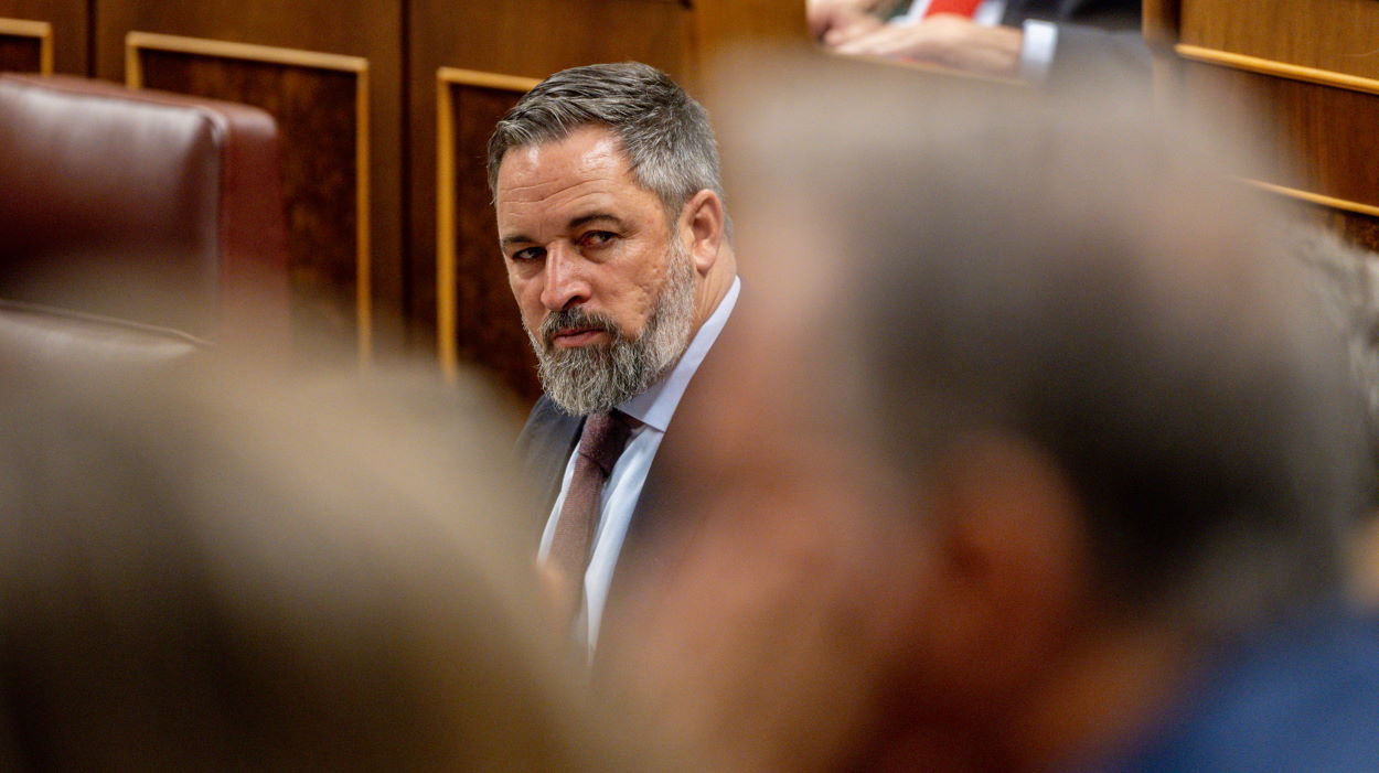 El PP se hunde a un paso del sorpasso de Vox y el PSOE ganaría las elecciones con 15 puntos de diferencia. EP.