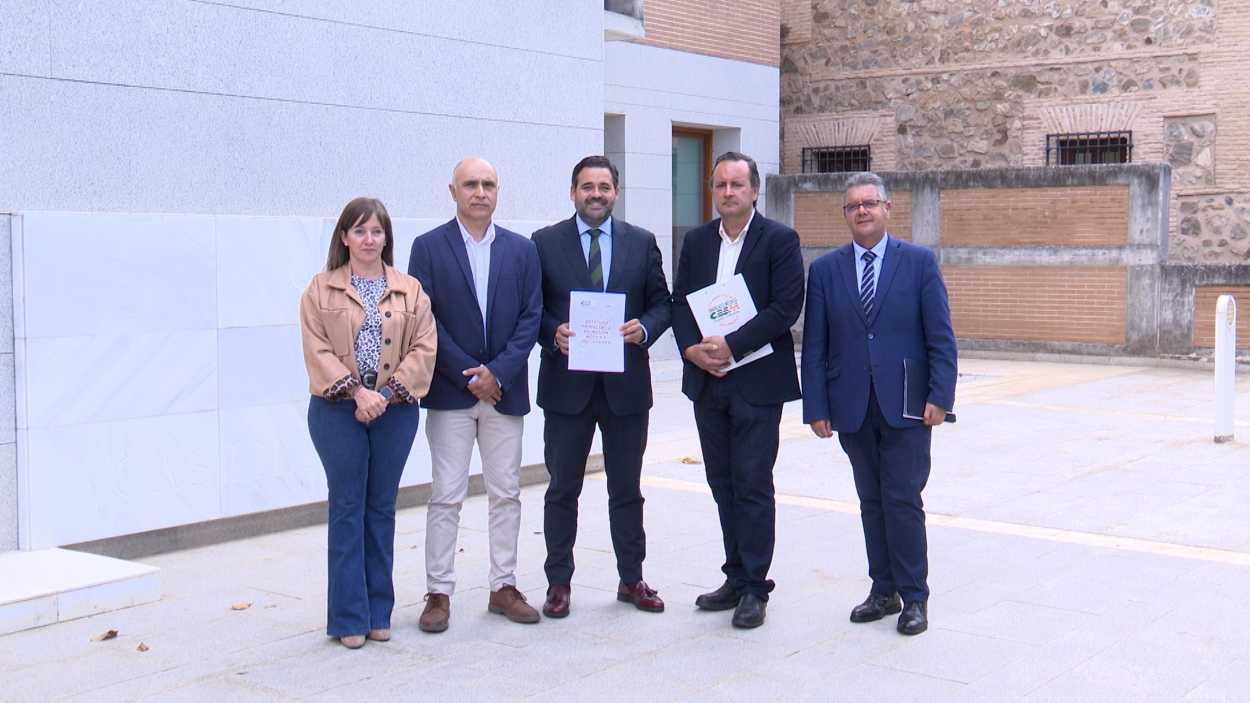 Reunión entre el PP de Castilla La Mancha y representantes del sindicato CESM. PP.