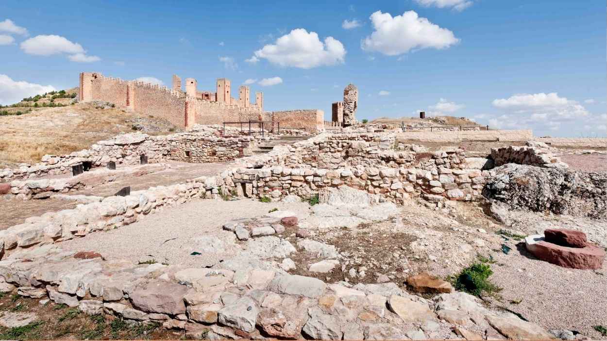 Panorámica del entorno natural del Prado de los Judíos, un espacio cargado de historia y belleza.
