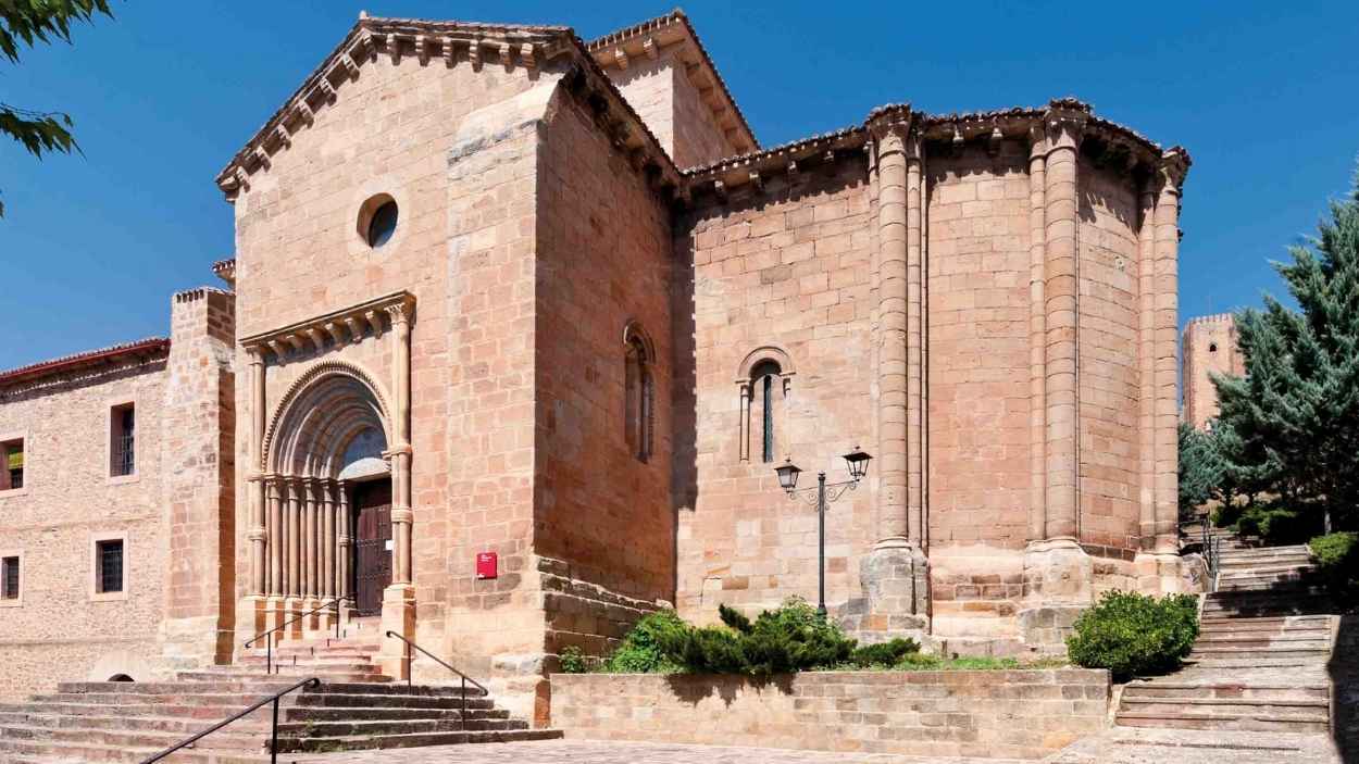 Fachada del Convento de Santa Clara, uno de los templos más antiguos y bellos del municipio.