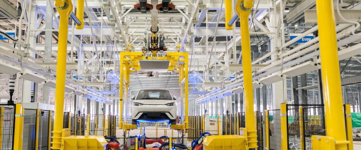 BYD, competencia de Tesla y mayor fabricante chino de coches, estudia abrir en España su tercera planta en Europa