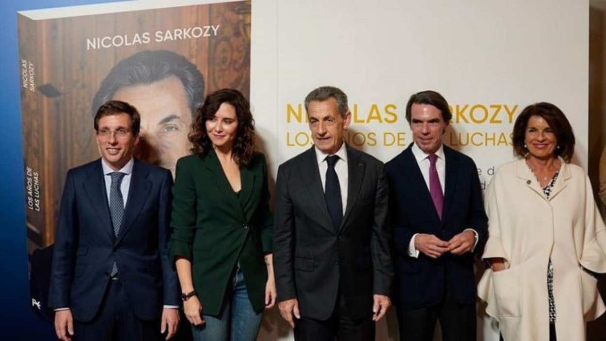 De izquierda a derecha: José Luis Martínez-Almeida, Isabel Díaz Ayuso, Nicolas Sarkozy, José María Aznar y Ana Botella. Archivo.