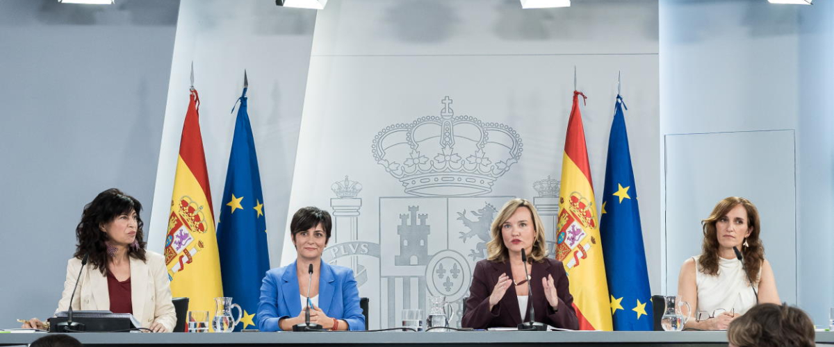 El Gobierno acuerda blindar el aborto en la Constitución y requiere formalmente a tres CCAA del PP por incumplir la ley
