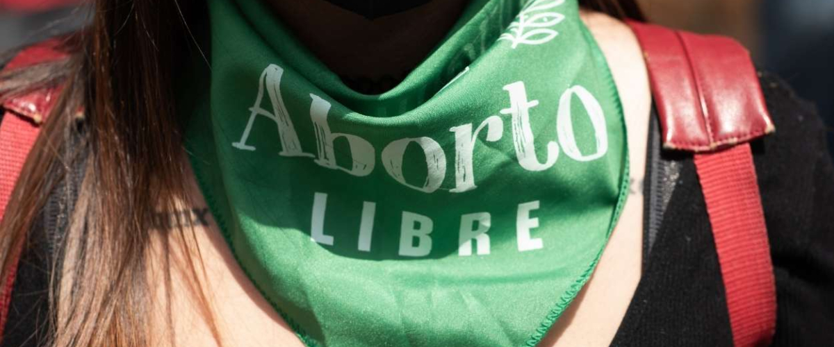 Las asociaciones de mujeres exigen a Almeida anular la iniciativa sobre el “síndrome post aborto”: “Atenta contra la salud y el derecho a decidir”