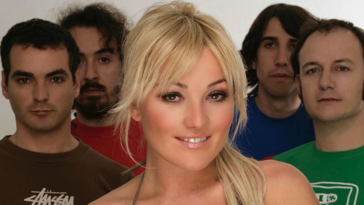 Imagen de archivo del grupo La Oreja de Van Gogh con Amaia Montero.