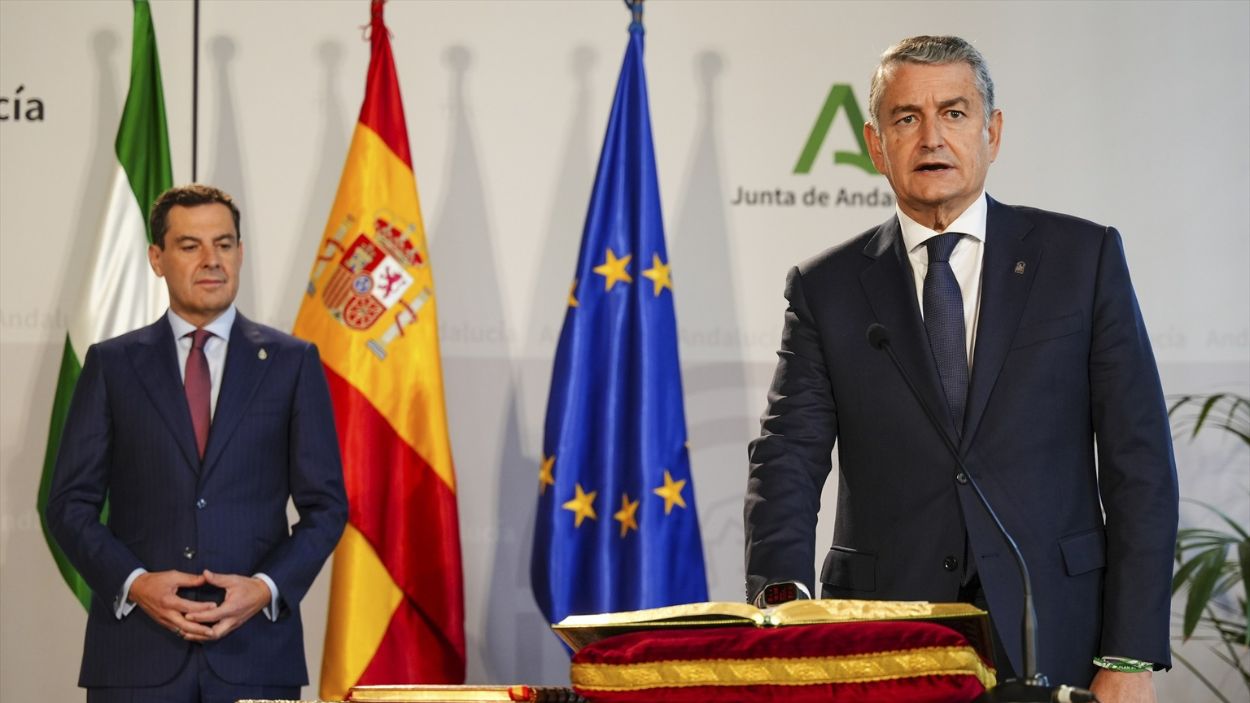 Presidente de la Junta de Andalucía, Moreno Bonilla, y el nuevo consejero de Salud, Antonio Sanz