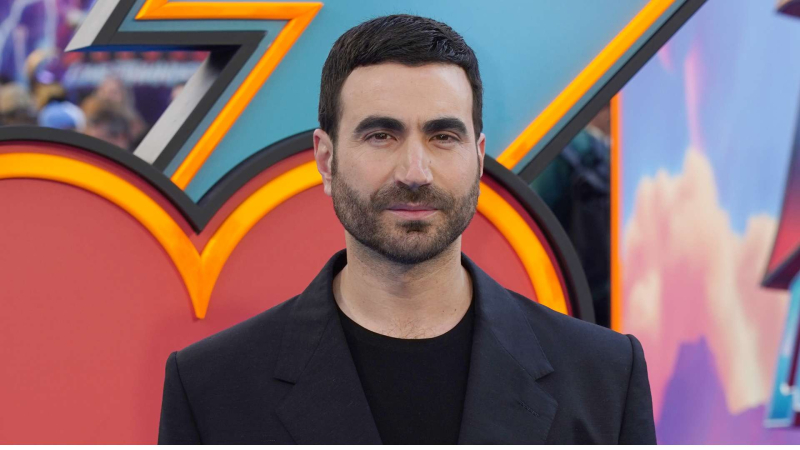 El actor Brett Goldstein en la premiere de Thor El actor Brett Goldstein en la premiere de Thor