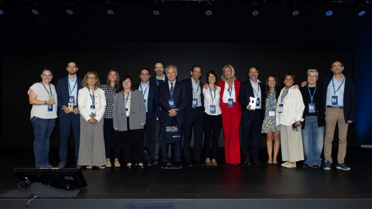 Foto de grupo de los representantes de la FJD asistentes al acto de entrega de los Premios Top 20  Foto de FJD.