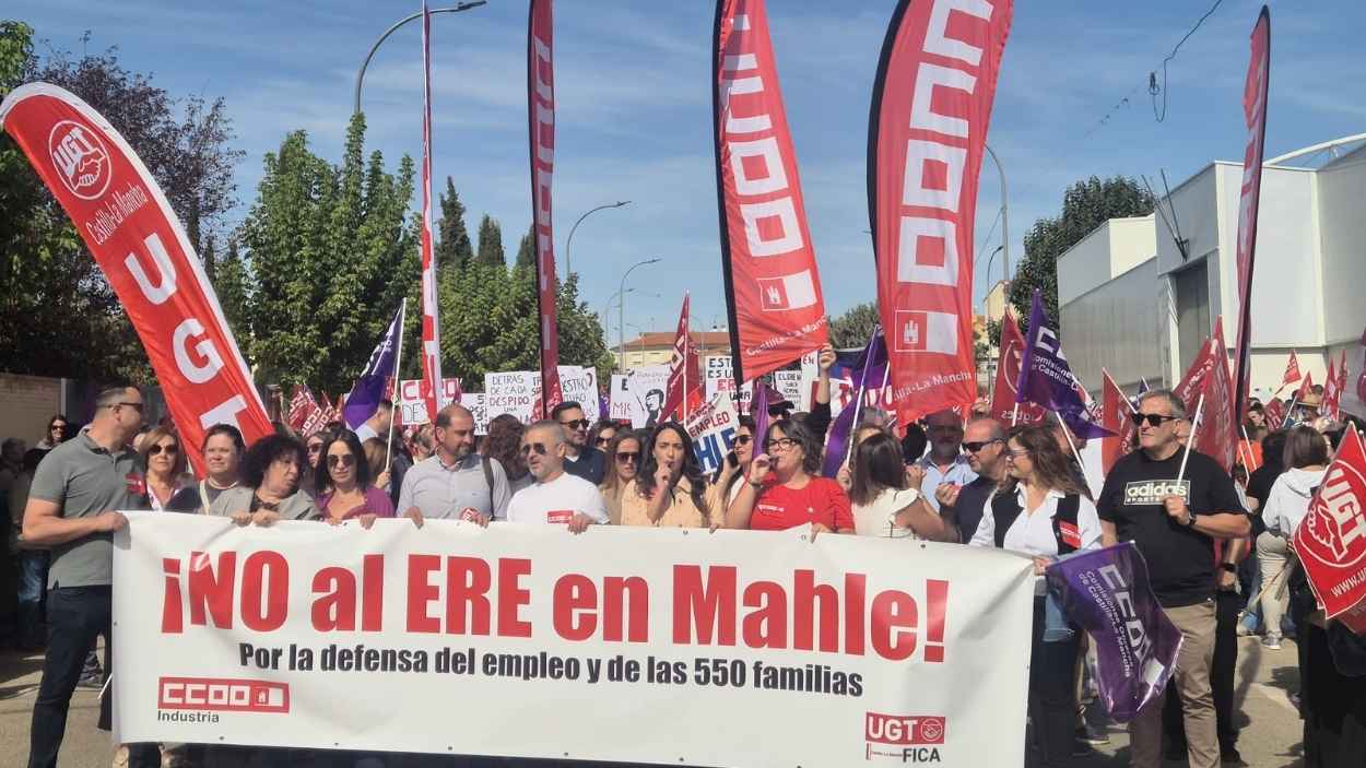 Manifestaciones frente a la empresa Mahle en Motilla del Palancar (Cuenca) en protesta contra el ERE que plantea la empresa. CCOO.