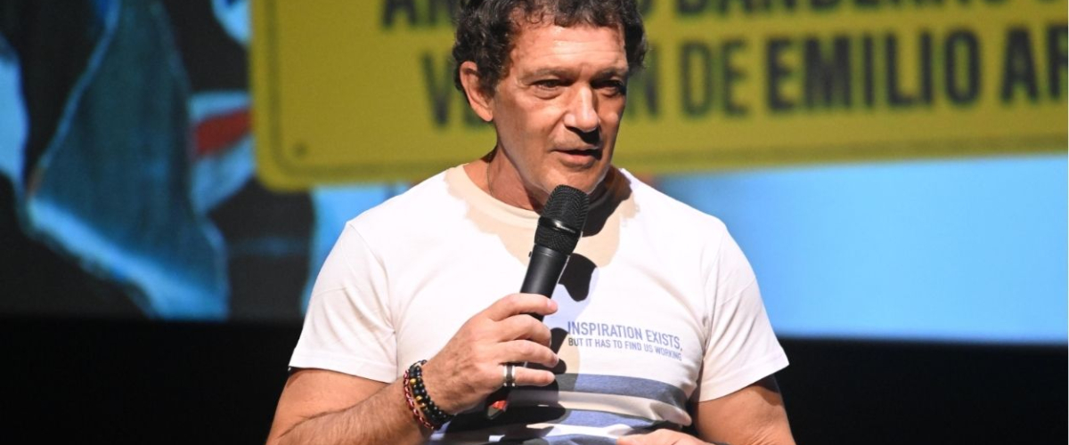 El entrañable momento de Antonio Banderas con la prensa en la boda de su hija: "Eso trae suerte"